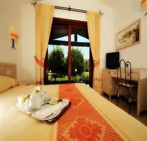 מלון Baia Del Porto Charme 4*